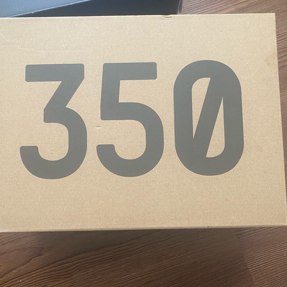 Yezzy 350 worn 2 times got them from Stock X - Picture 7 of 7